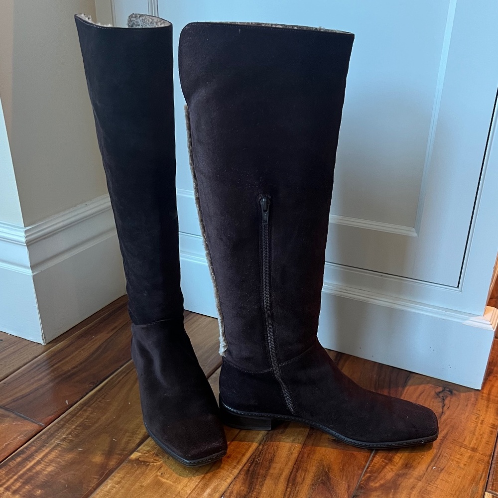 STUART WEITZMAN SUEDE Knee High Boots with Sherpa Lining (LIKE NEW CONDITION)